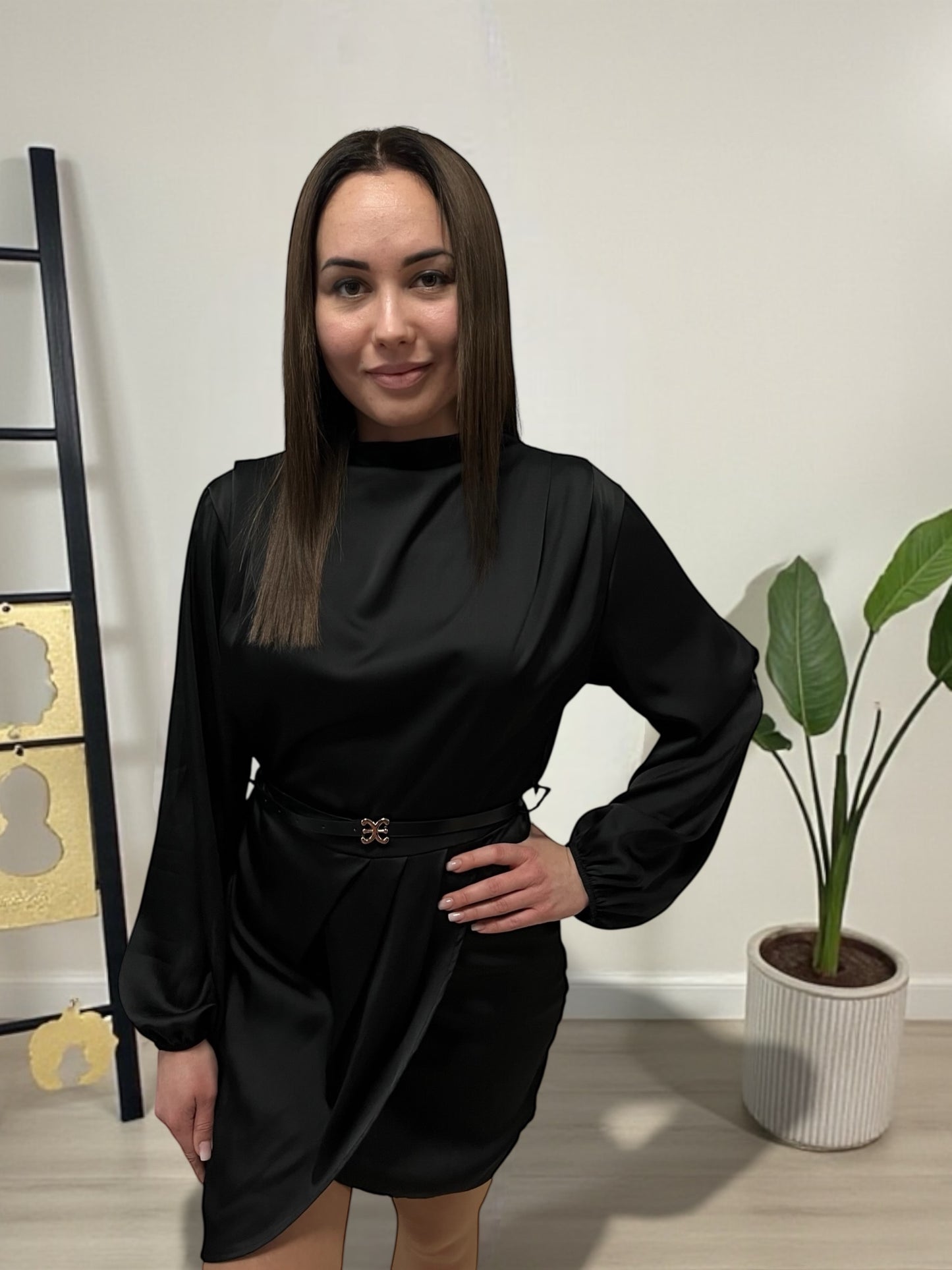 NOVA fekete szatén elegáns ruha